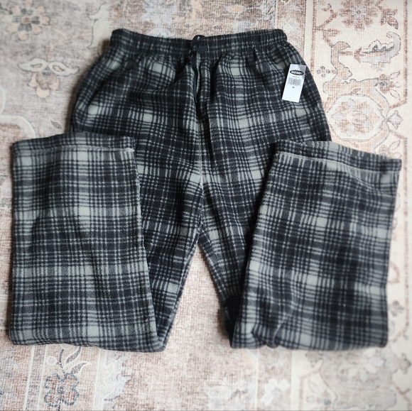 Old Navy Other - Old Navy Men's Black and Gray Plaid Pajama Pants